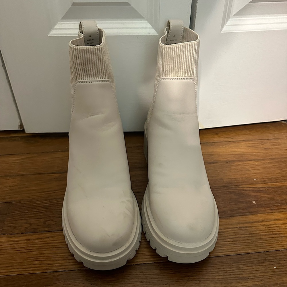 USED Steve Madden Hayle Boots Women’s size 8